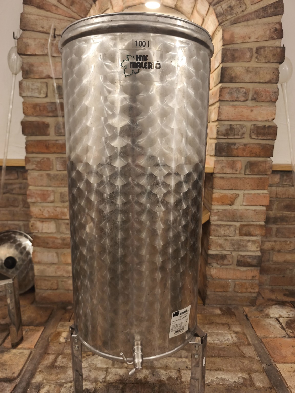 nerezova-nadoba-100l